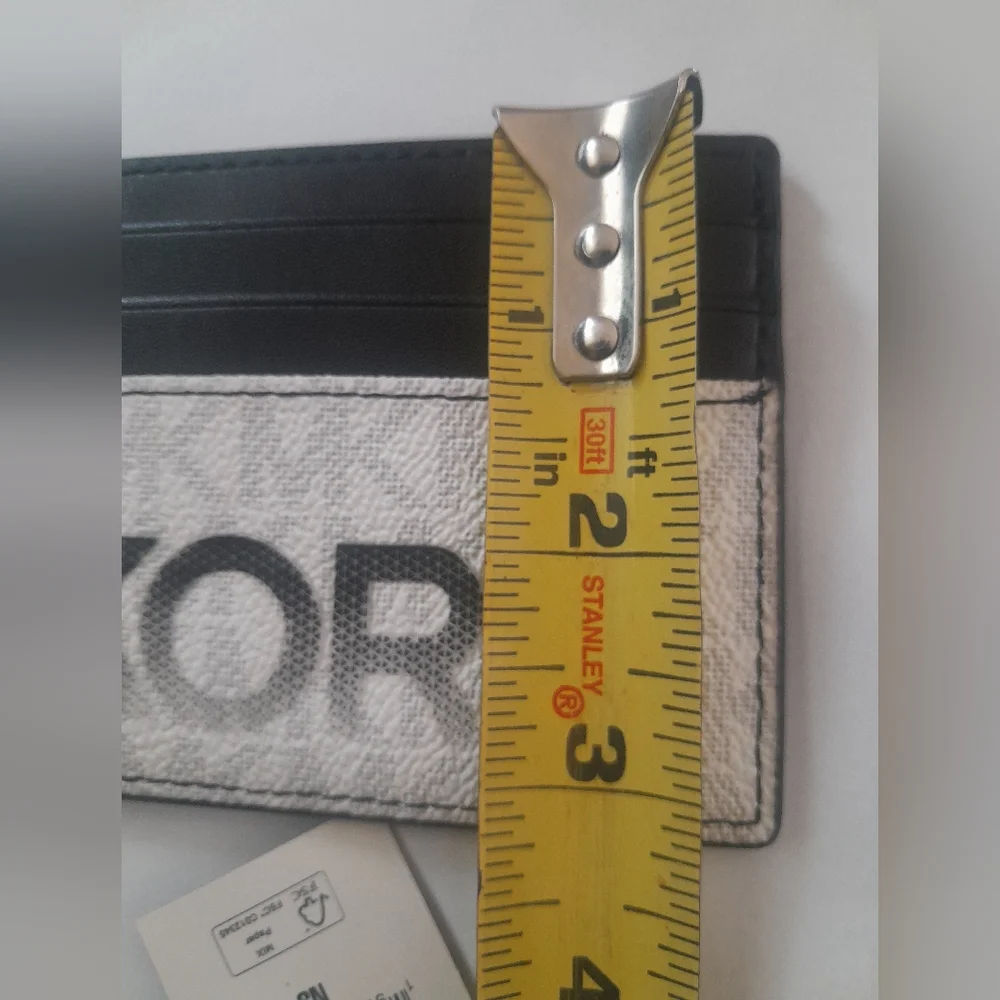 New Michael Kors Copper Graphic Card Holder NWT With 6 Card Slots/Middle Slot